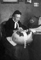012 Lacemaker 1910 (bcc)