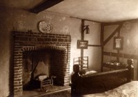 018 b_1926_bedroom_fireplace